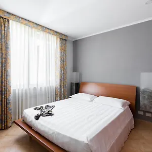 https://crosti-apartments-rome.it-romehotels.com