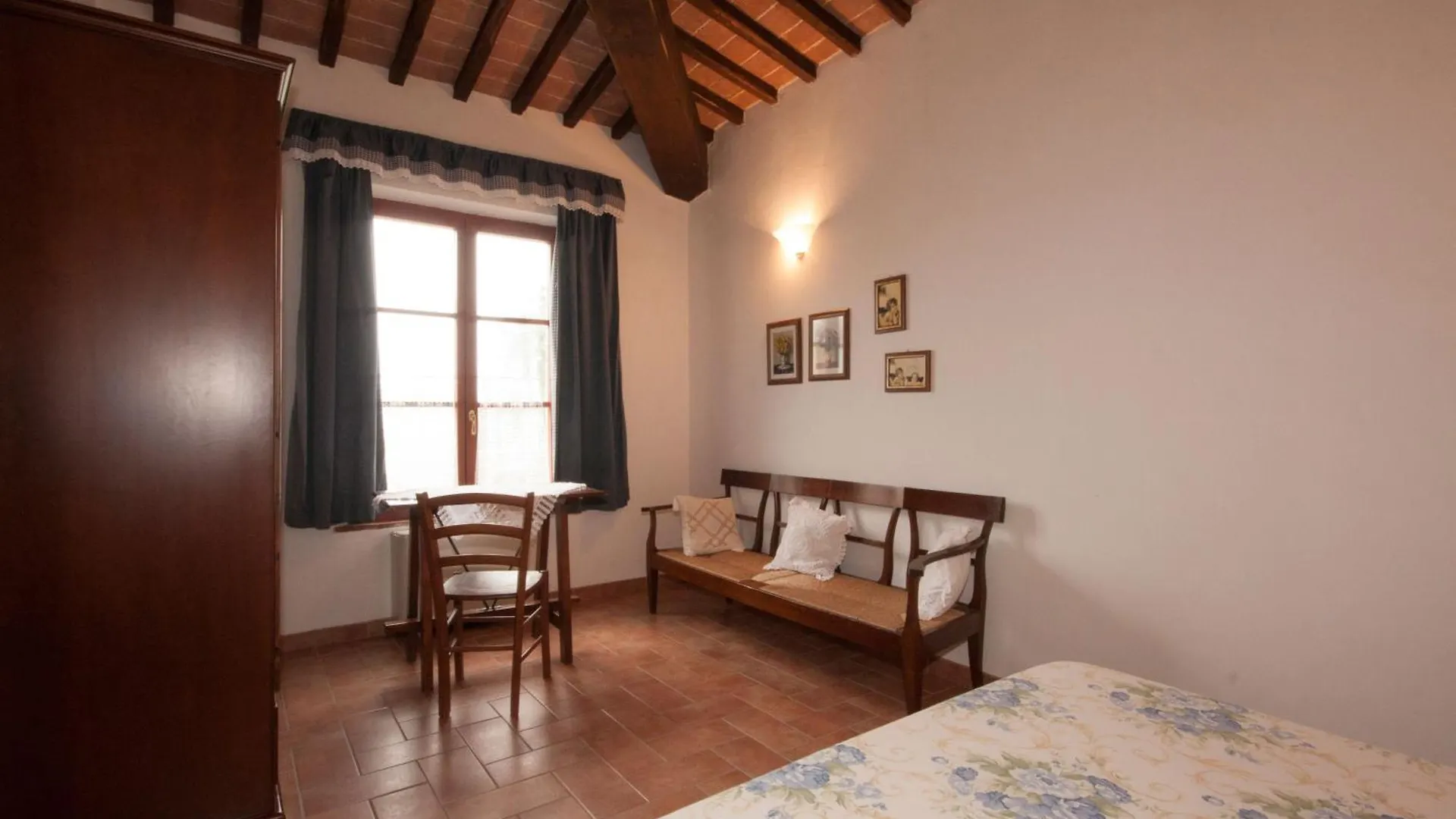 Casavacanze Vesta Guest House Isola d'Arbia Italy